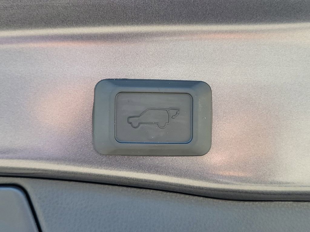 Used 2024 Toyota RAV4 XLE Premium image 10