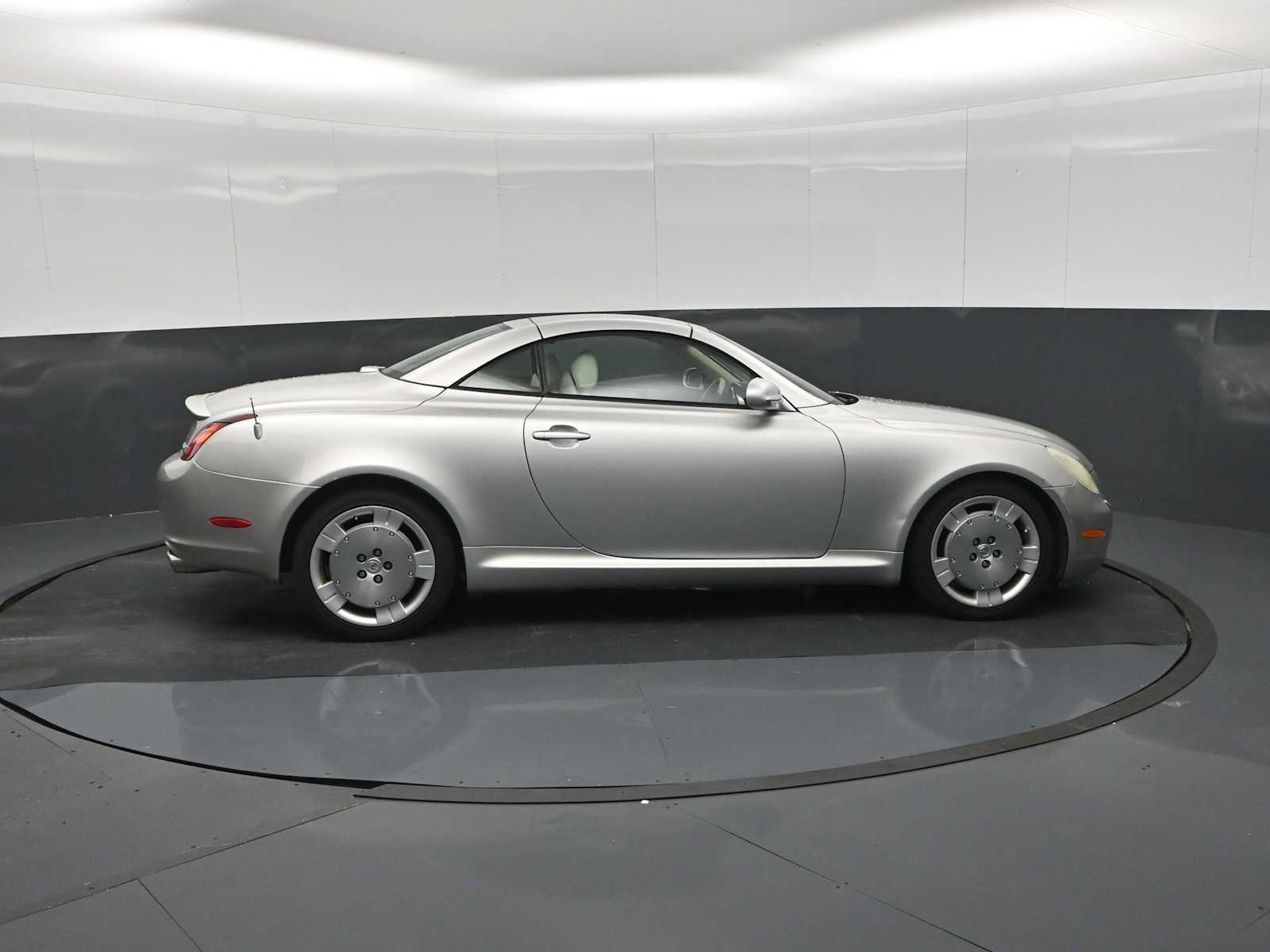 Used 2003 Lexus SC 430 Convertible RWD image 9