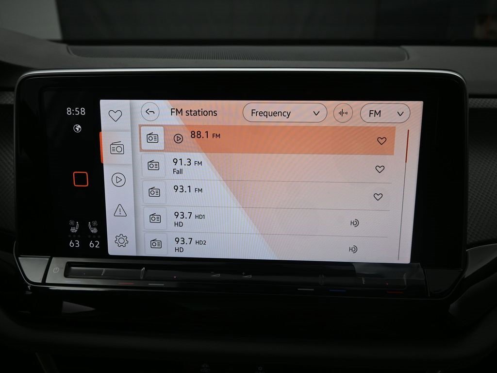 Used 2025 Volkswagen Atlas Peak Edition SE image 11