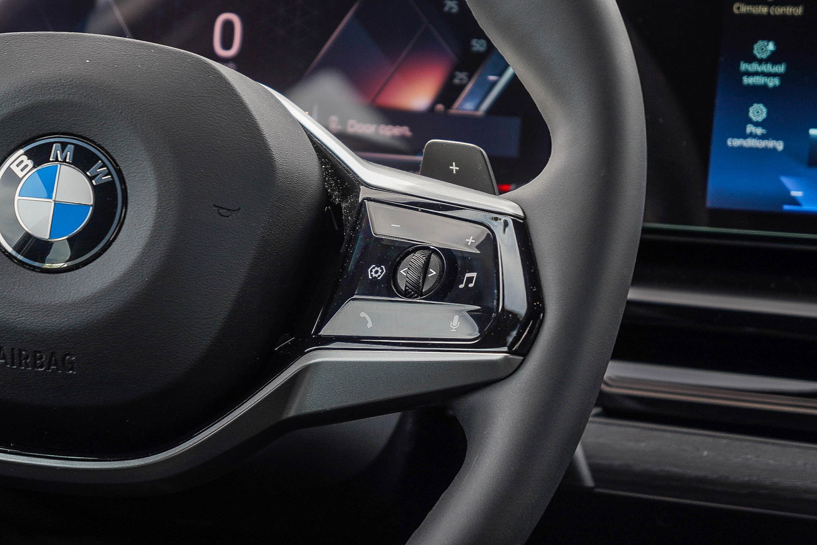 Certified 2025 BMW 530i image 17