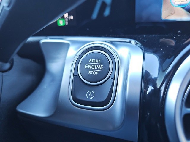 Certified 2025 Mercedes-Benz GLB 250 4MATIC image 29