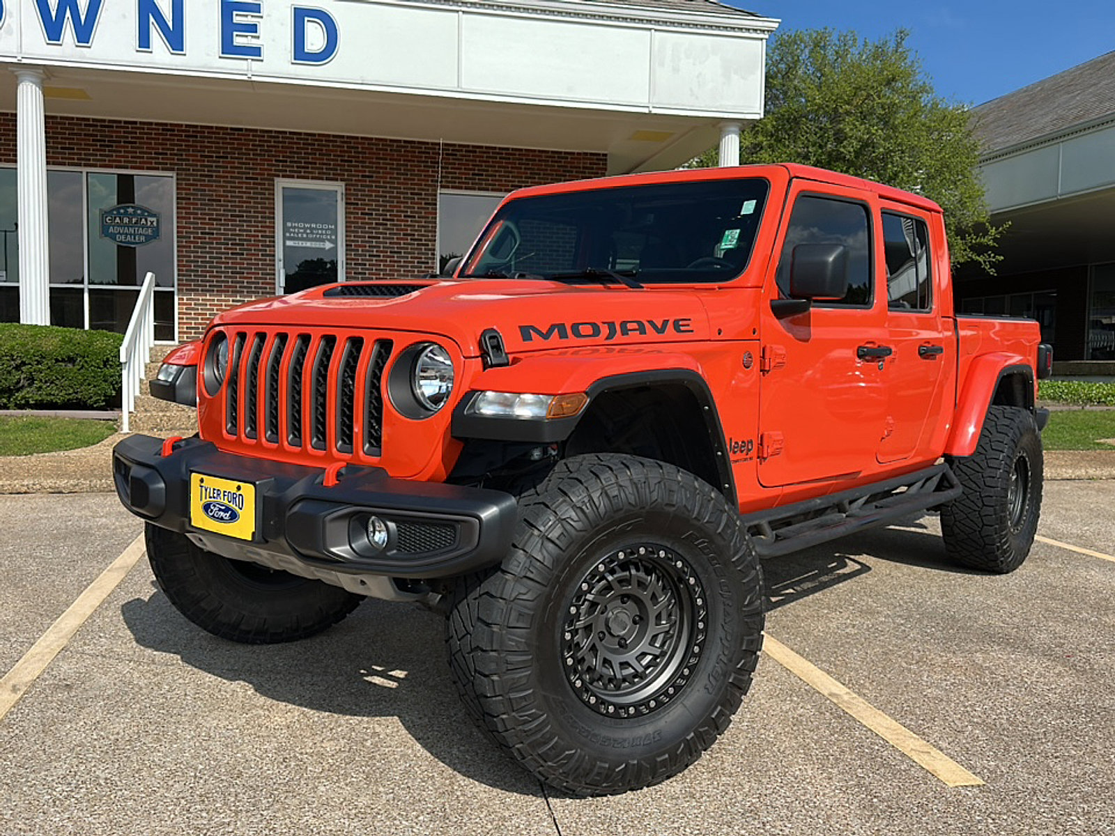 Used 2023 Jeep Gladiator Mojave w/ Cold Weather Group AWD/4WD image 1