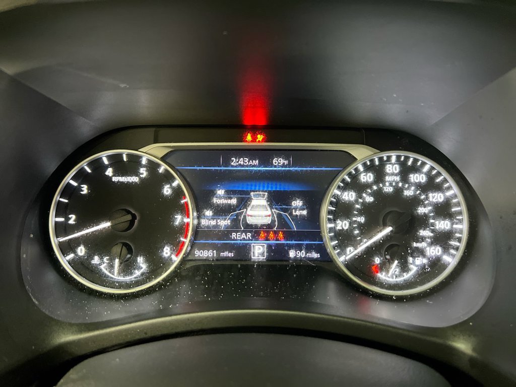 Used 2021 Nissan Sentra SR w/ SR Premium Package FWD image 12