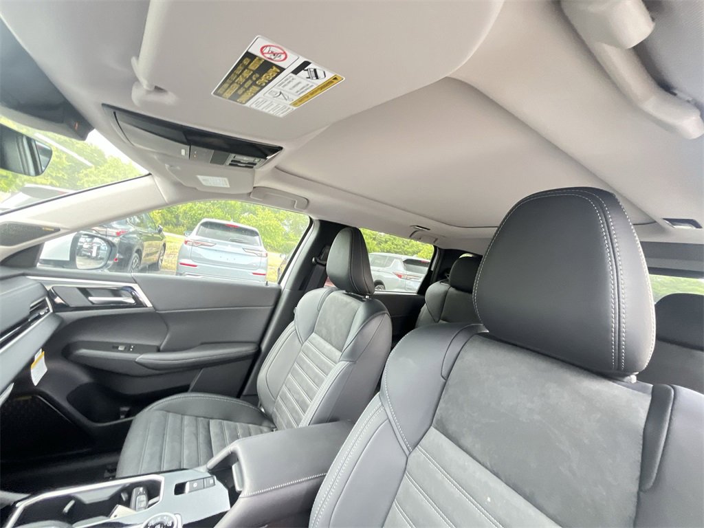 New 2025 Mitsubishi Outlander SE image 22