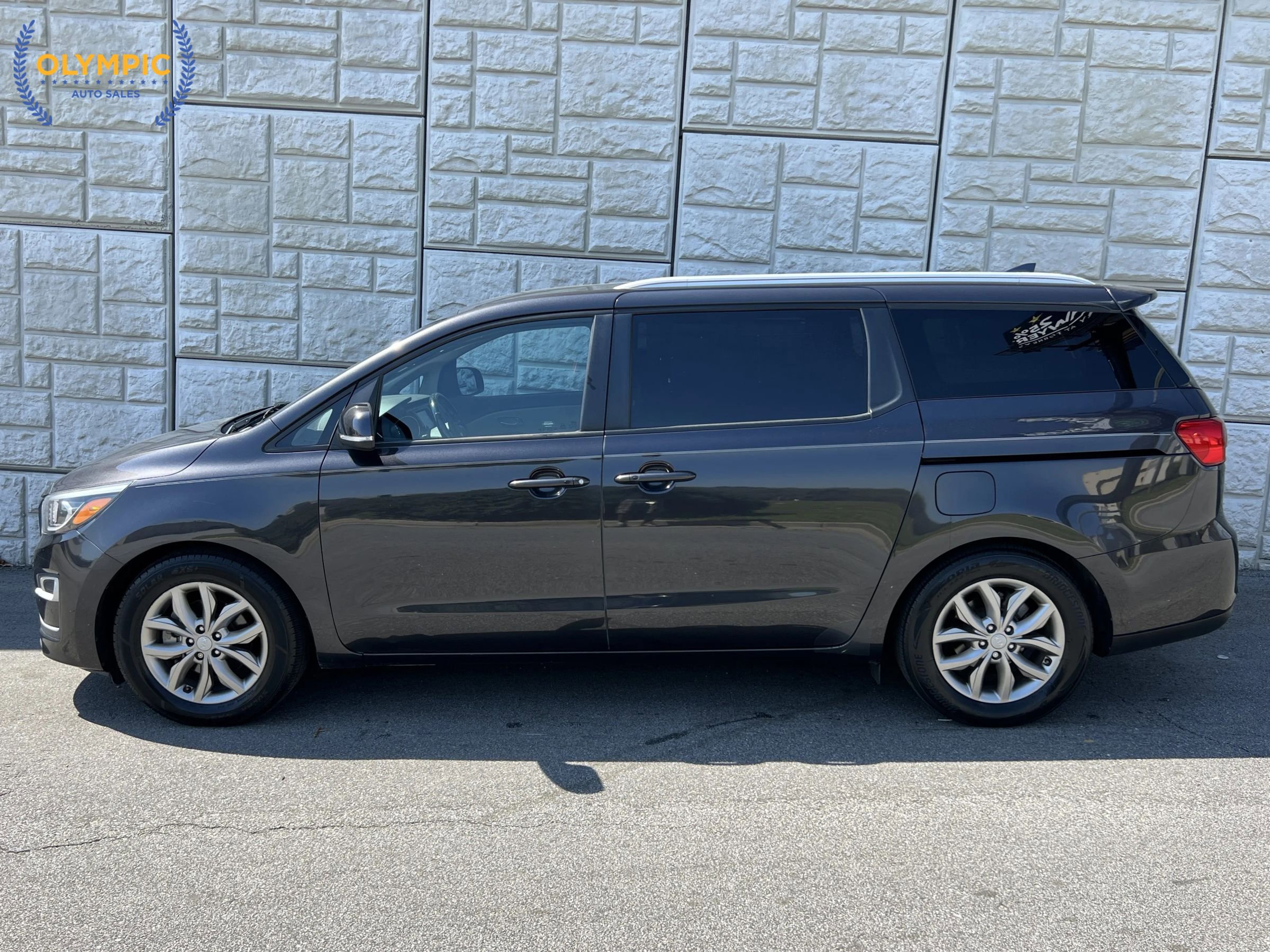 Used 2021 Kia Sedona EX image 7