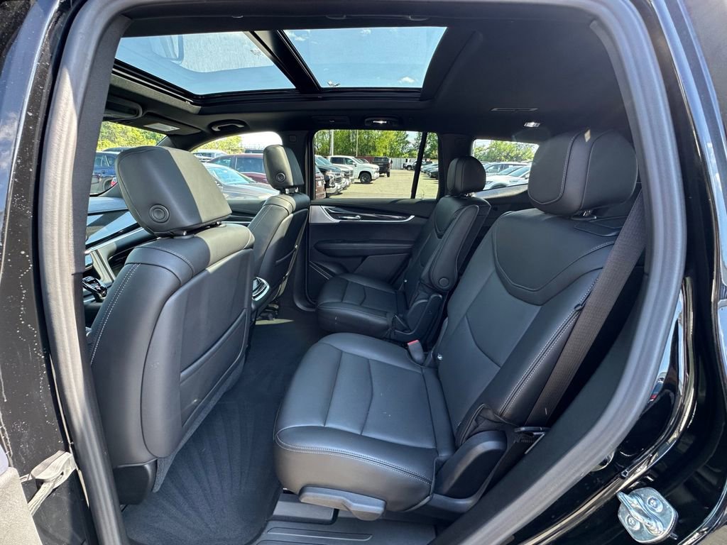 Used 2025 Cadillac XT6 Sport w/ Technology Package AWD/4WD image 22