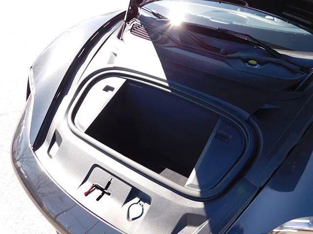 Used 2021 Porsche Taycan image 25