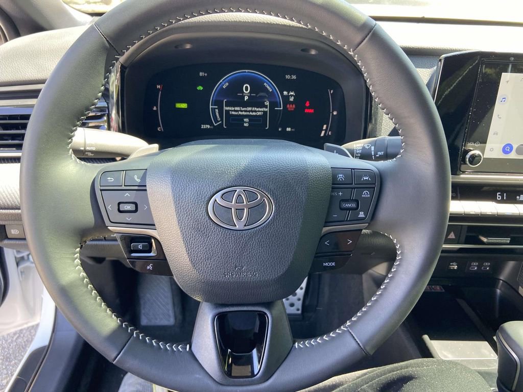 Used 2025 Toyota Camry SE image 33