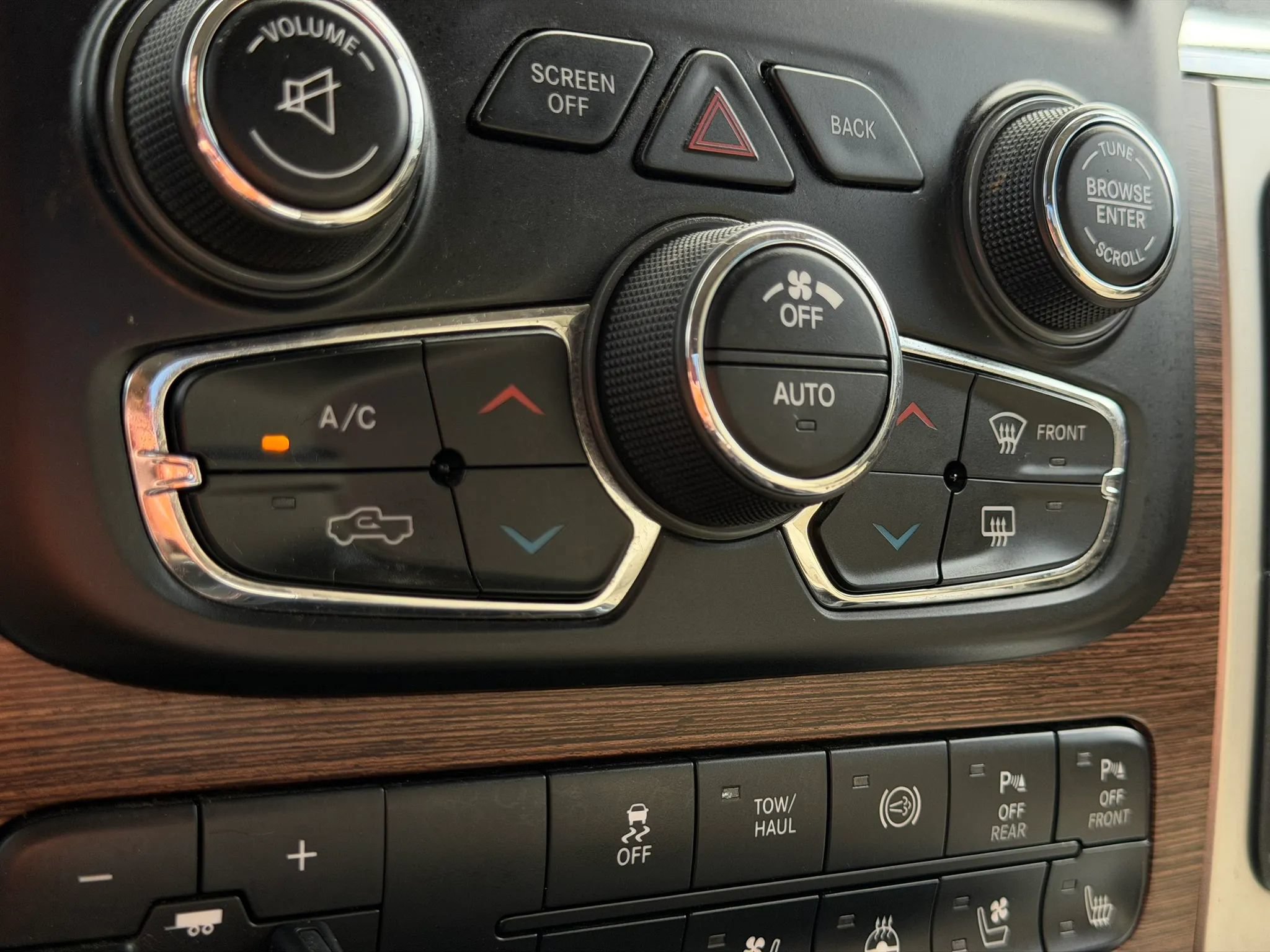 Used 2016 RAM 2500 Laramie RWD image 43