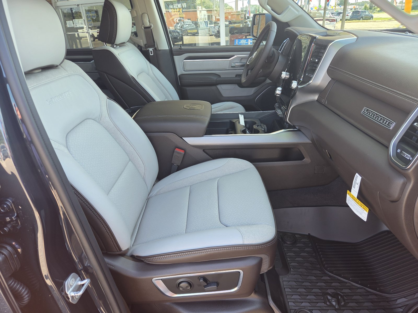 New 2027 RAM 1500 Laramie w/ Chrome Appearance Group AWD/4WD image 19