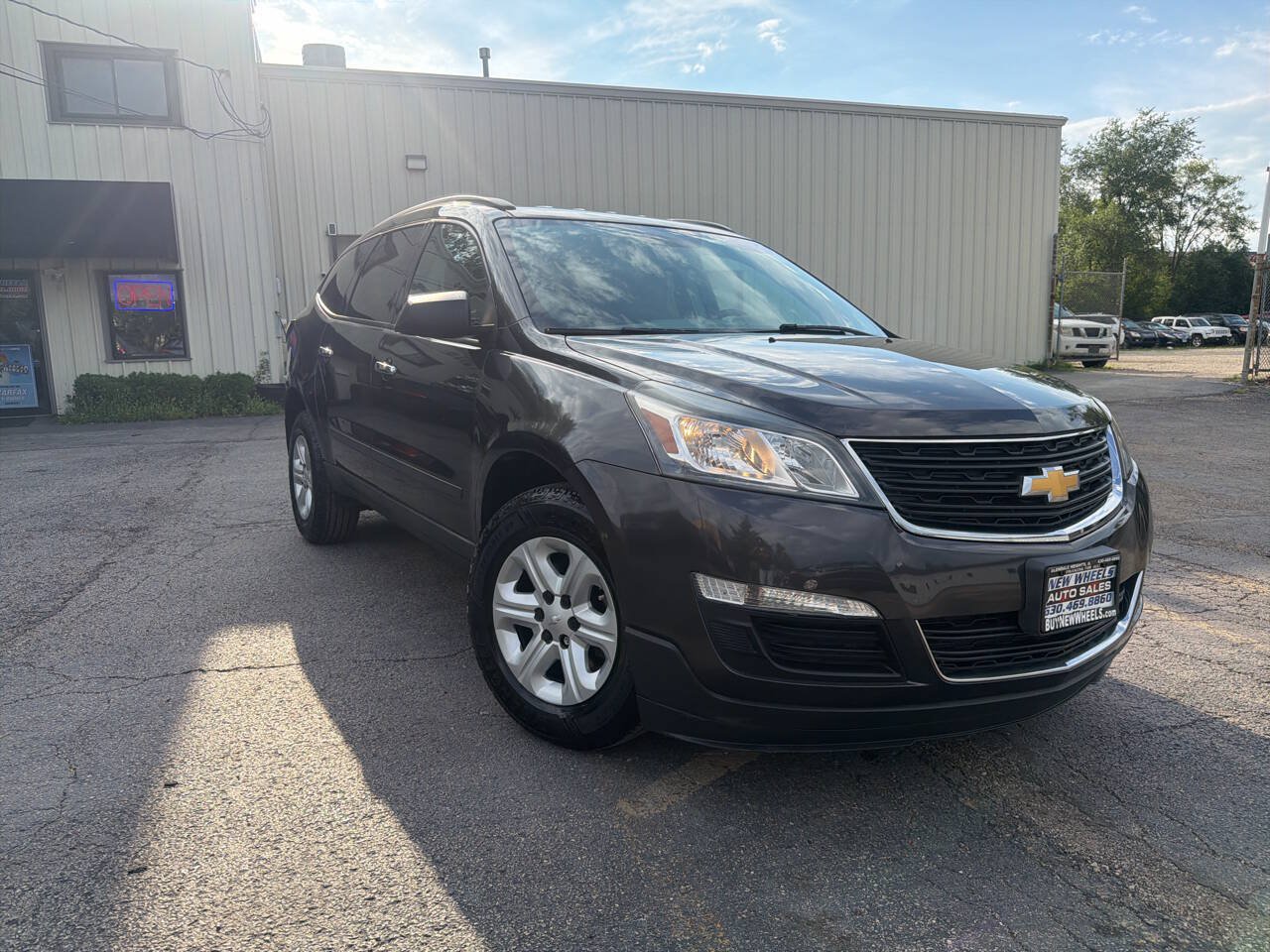 Used 2016 Chevrolet Traverse LS FWD image 8