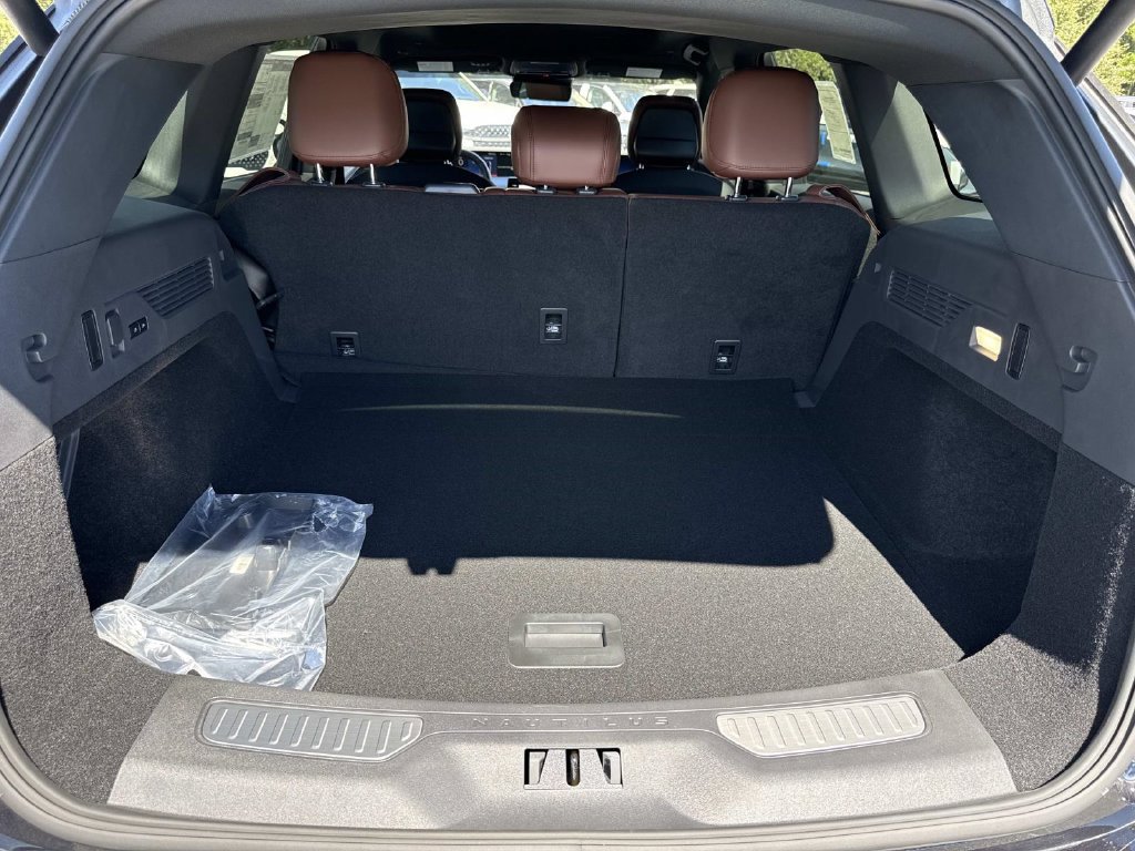 New 2026 Lincoln Nautilus Reserve AWD/4WD image 11