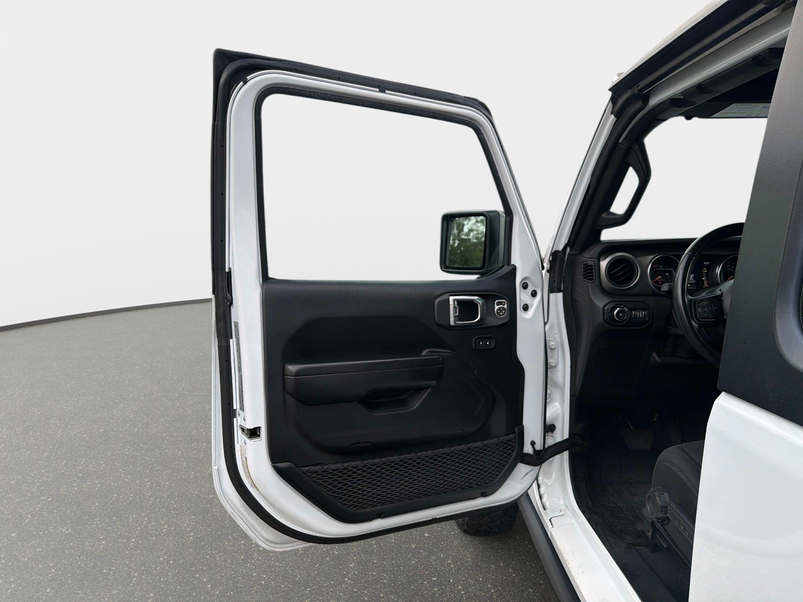 Used 2021 Jeep Wrangler Sport AWD/4WD image 26