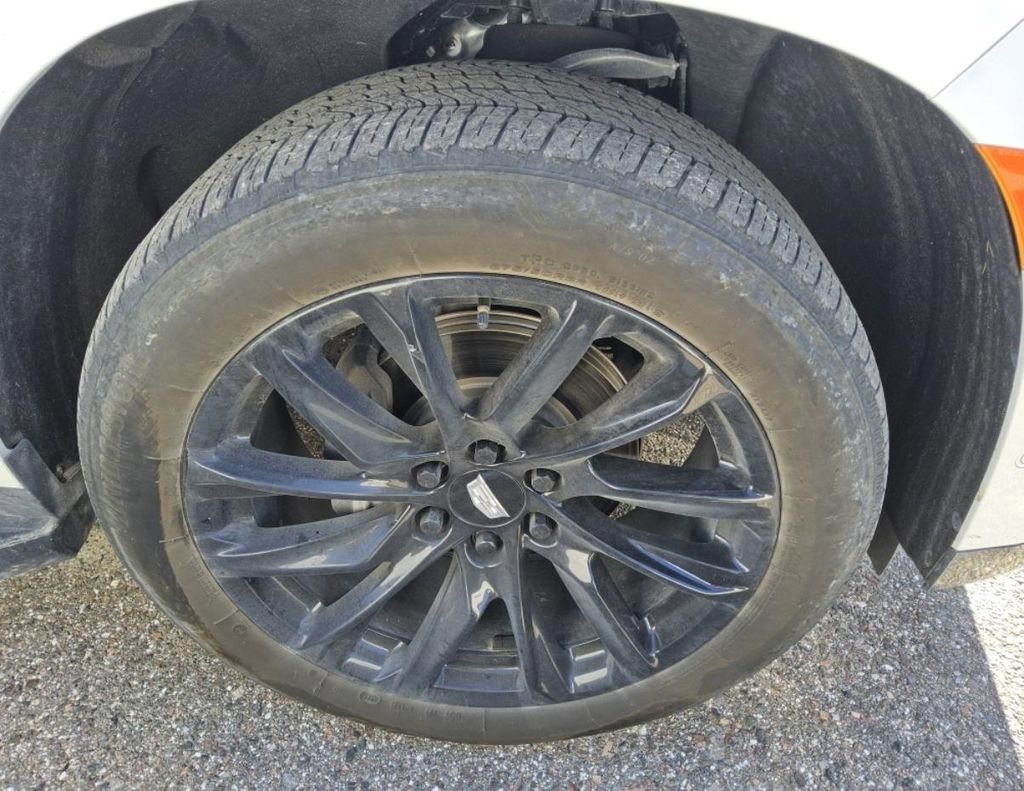 Used 2024 Cadillac Escalade ESV Sport Platinum w/ LPO, ONYX Package image 6