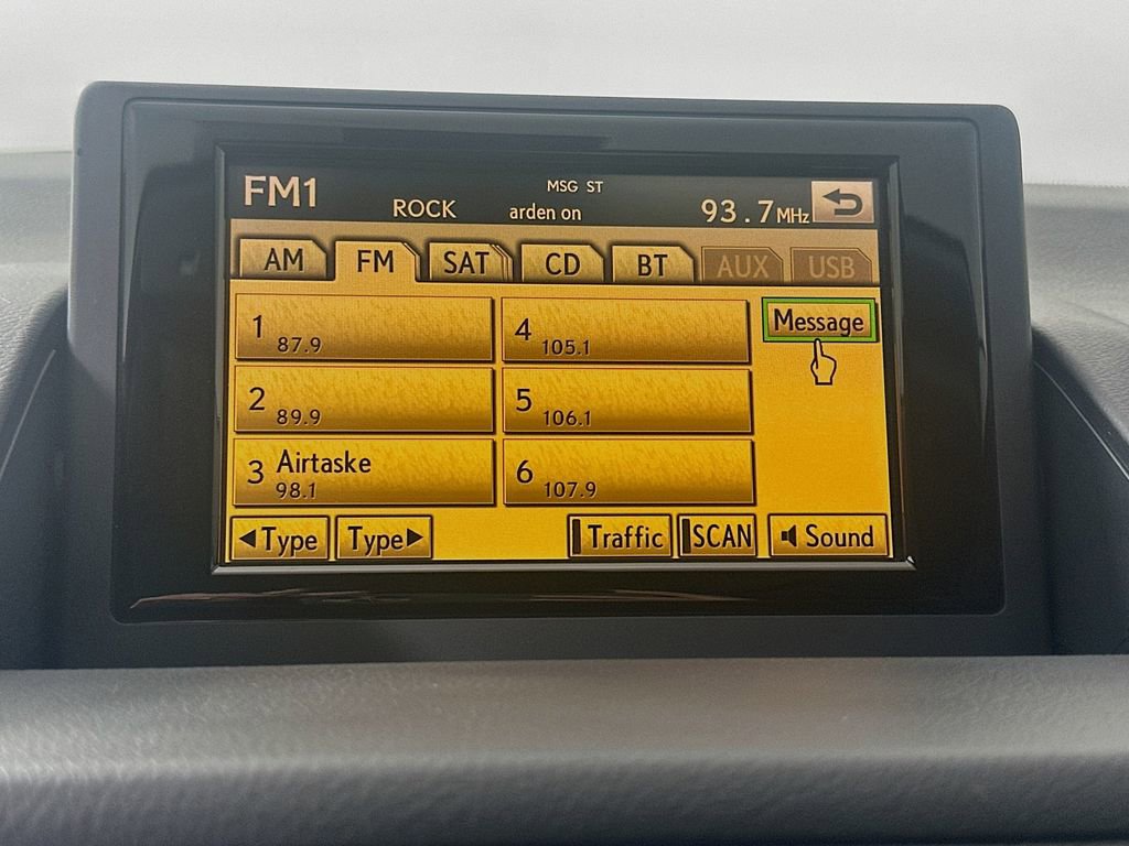 Used 2011 Lexus CT 200h image 15