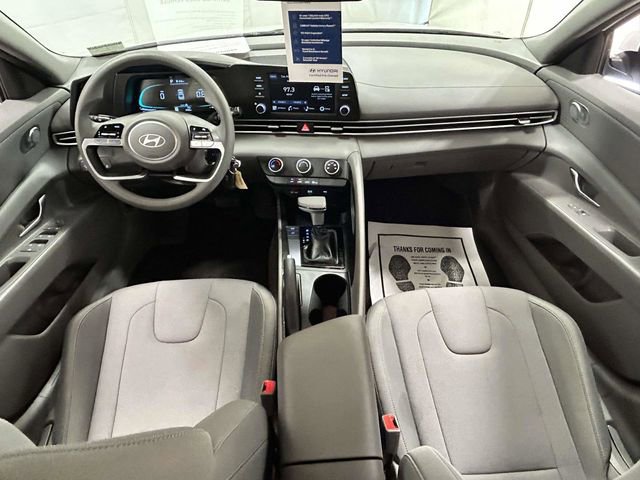 Certified 2025 Hyundai Elantra SE FWD image 10