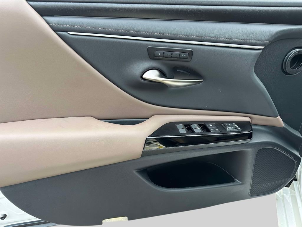 New 2025 Lexus ES 350 w/ Premium Package image 15