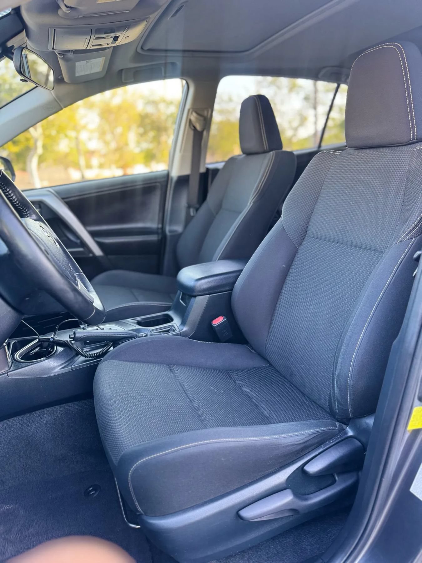 Used 2018 Toyota RAV4 XLE w/ Carpet Mat Package FWD image 41
