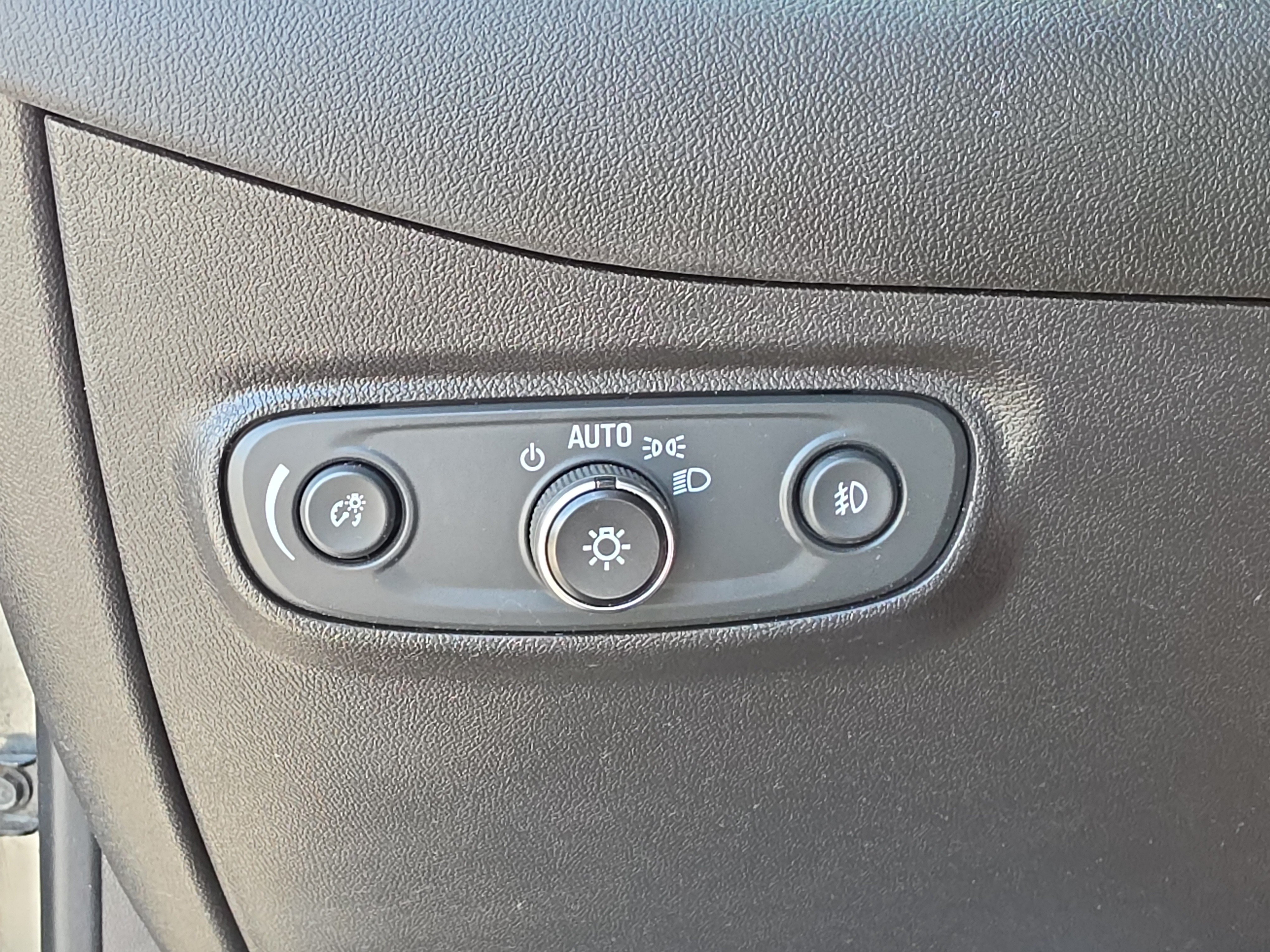 Used 2021 Chevrolet Equinox LT FWD image 28