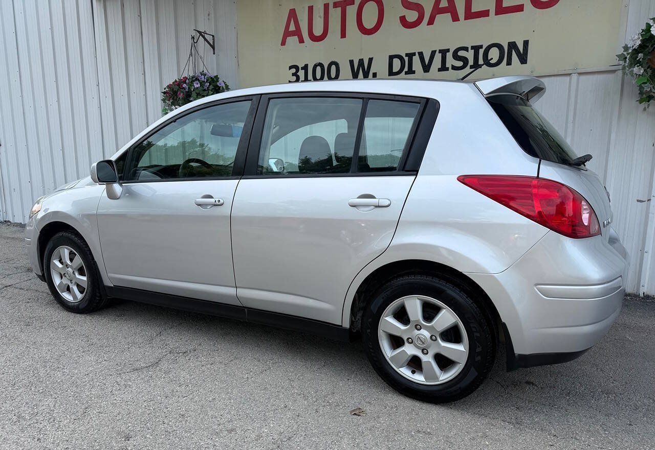 Used 2009 Nissan Versa Hatchback w/ Convenience Pkg FWD image 6