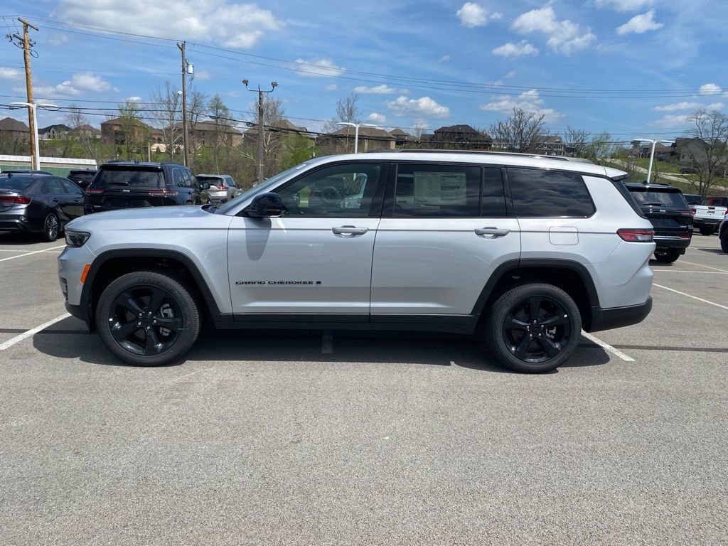 New 2025 Jeep Grand Cherokee L Altitude AWD/4WD image 6