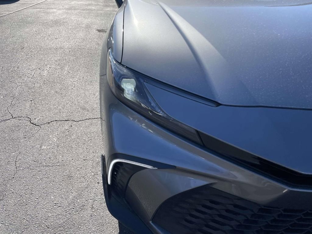 Used 2020 Toyota Camry XSE image 17