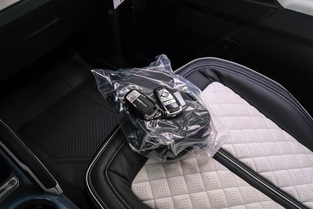 Used 2025 Ford Bronco Heritage Edition image 90