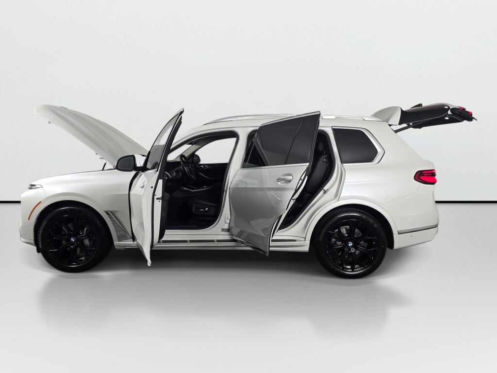 Used 2024 BMW X7 xDrive40i w/ Premium Package AWD/4WD image 9