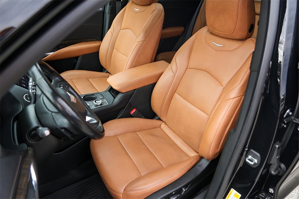 Used 2019 Cadillac XT4 Premium Luxury w/ Enhanced Visibility Package image 7