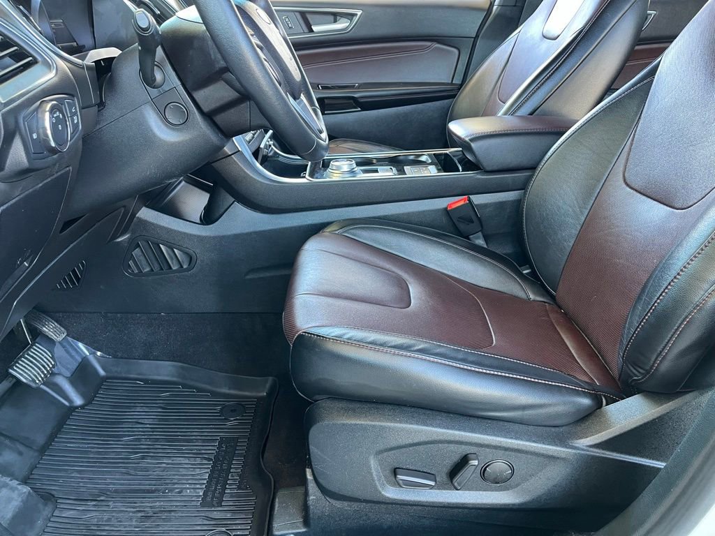 Used 2020 Ford Edge Titanium w/ Equipment Group 301A image 13