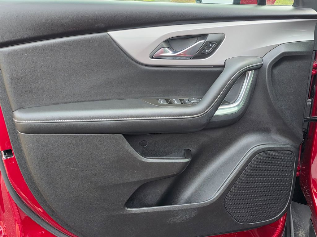 Used 2025 Chevrolet Blazer LT image 12