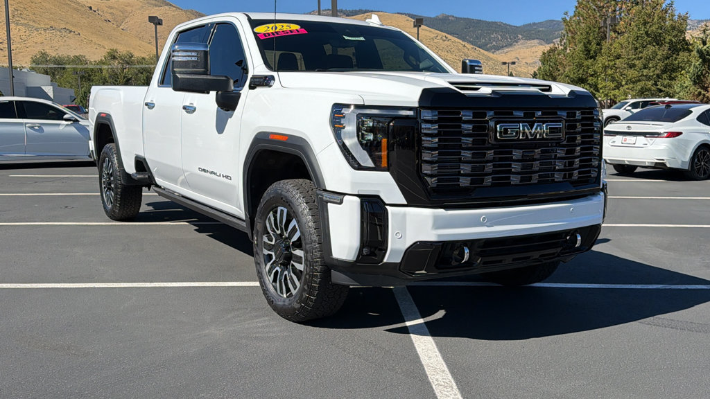 Used 2025 GMC Sierra 3500 Denali Ultimate AWD/4WD image 1