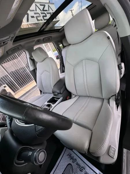Used 2015 Cadillac SRX Luxury w/ Driver Awareness Package FWD image 17
