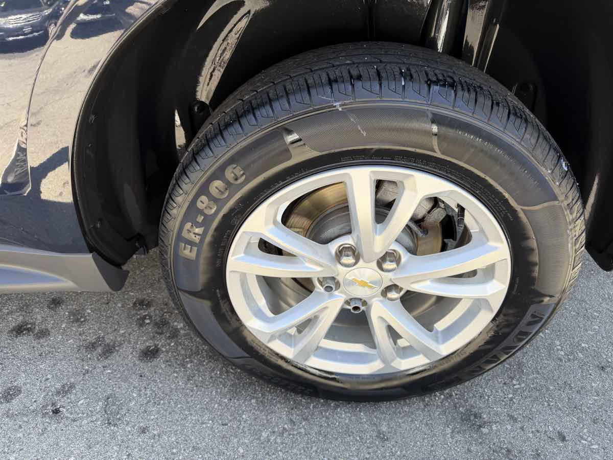 Used 2017 Chevrolet Equinox LT image 8