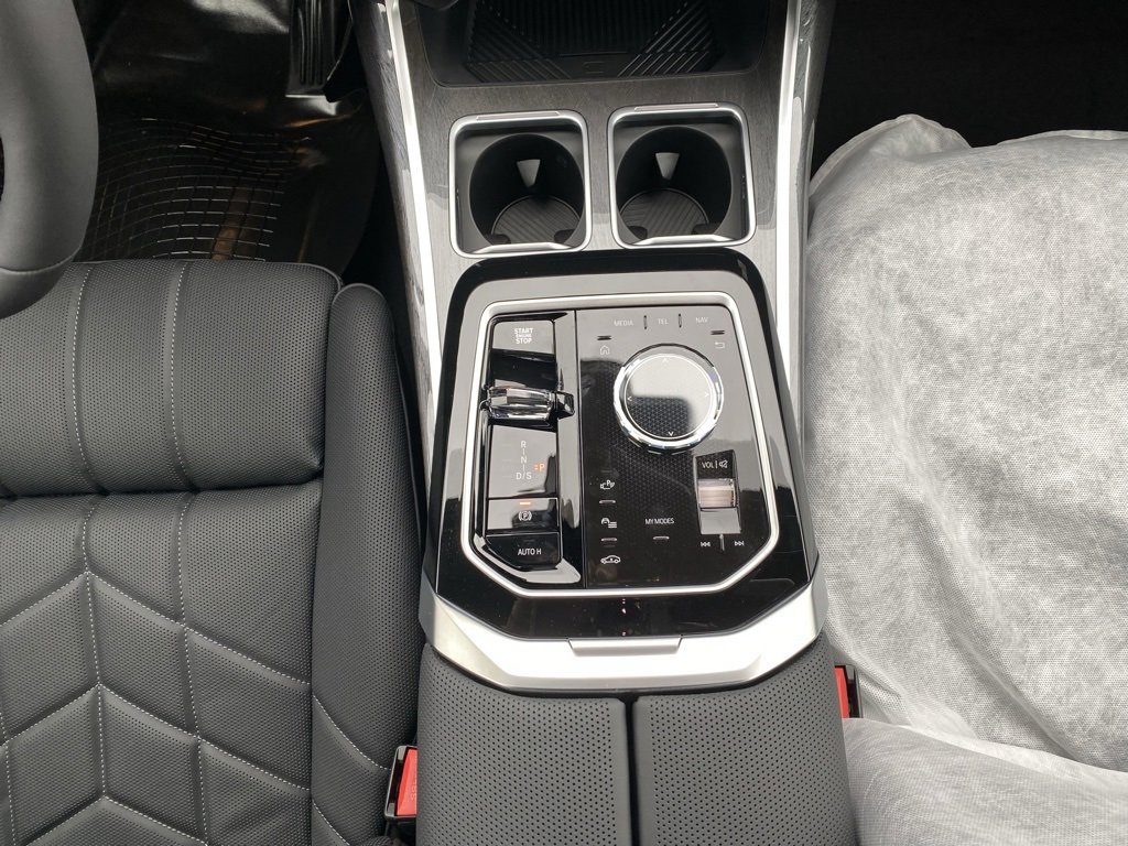 New 2026 BMW 760i xDrive w/ Premium Package image 11