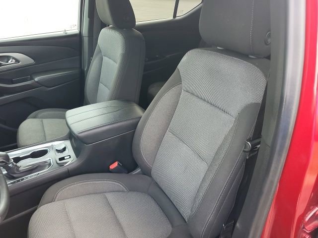 Used 2023 Chevrolet Traverse LT image 30