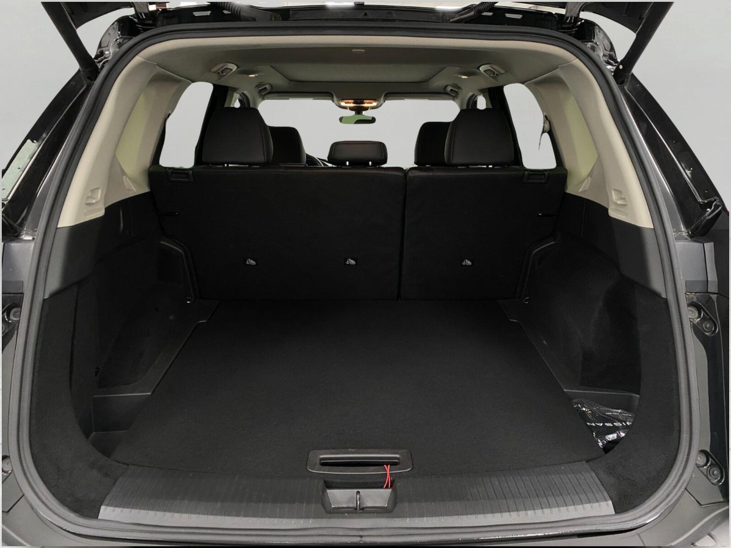 Certified 2023 Nissan Rogue SV w/ SV Premium B Package AWD/4WD image 5