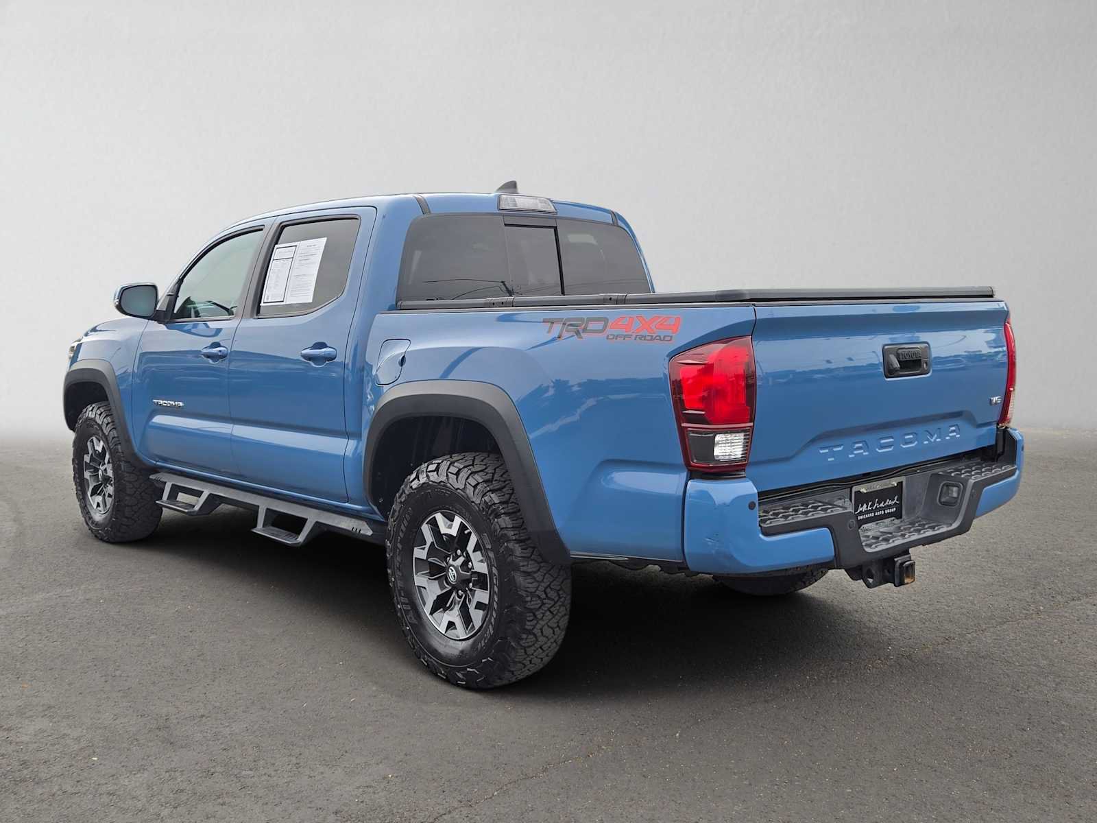 Used 2019 Toyota Tacoma TRD Off-Road AWD/4WD image 5
