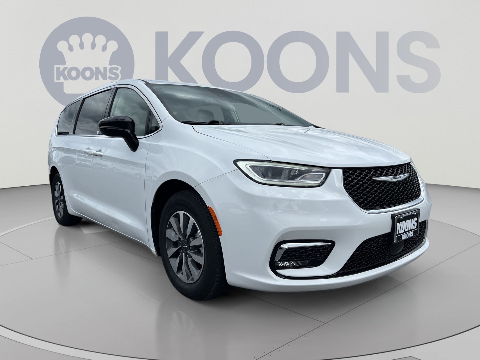 Used 2024 Chrysler Pacifica Limited FWD image 10