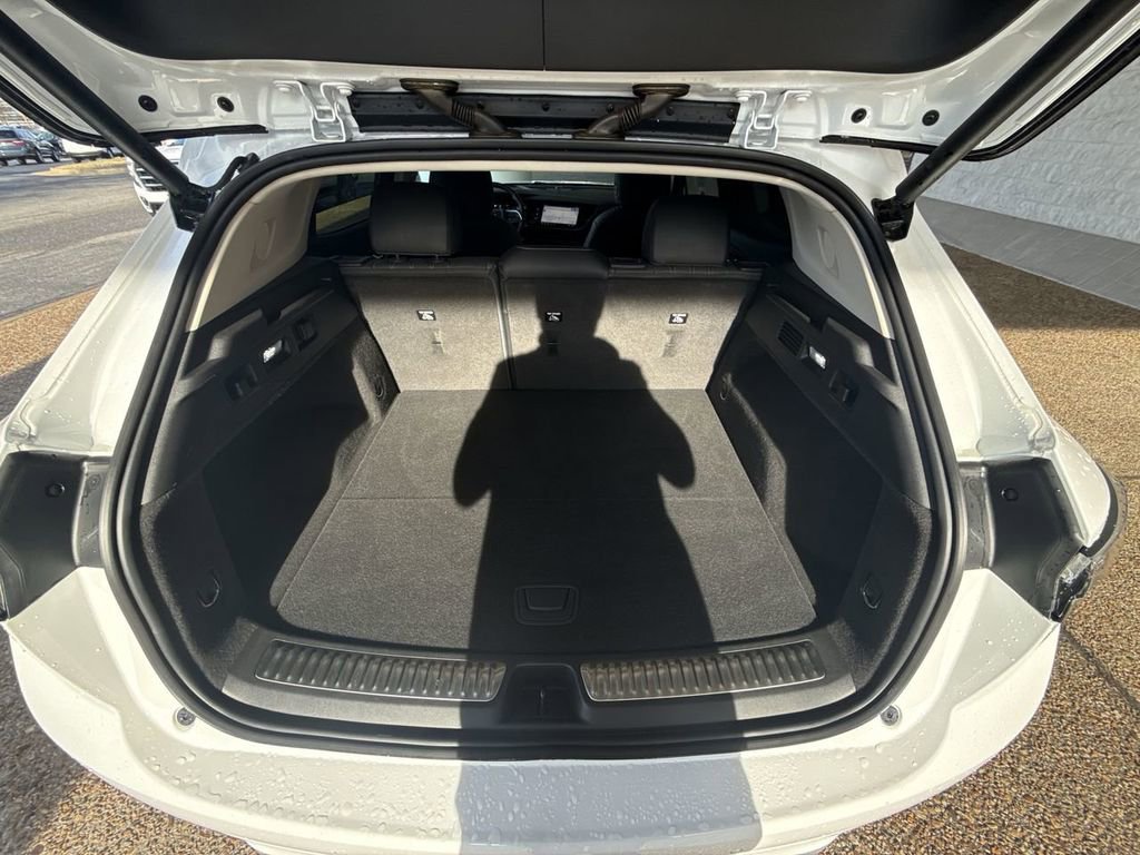 Certified 2021 Buick Envision Avenir w/ Technology Package II image 26