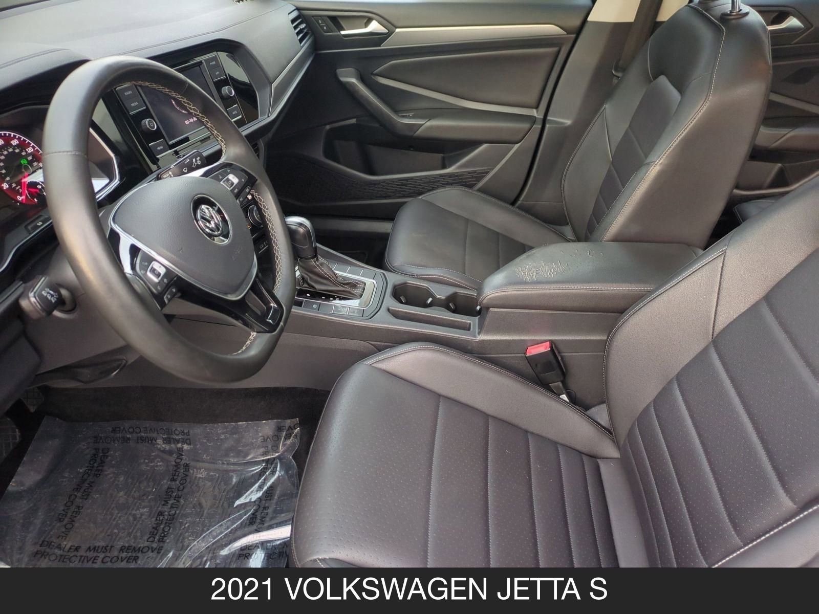 Used 2021 Volkswagen Jetta SE w/ SE Cold Weather Package image 14