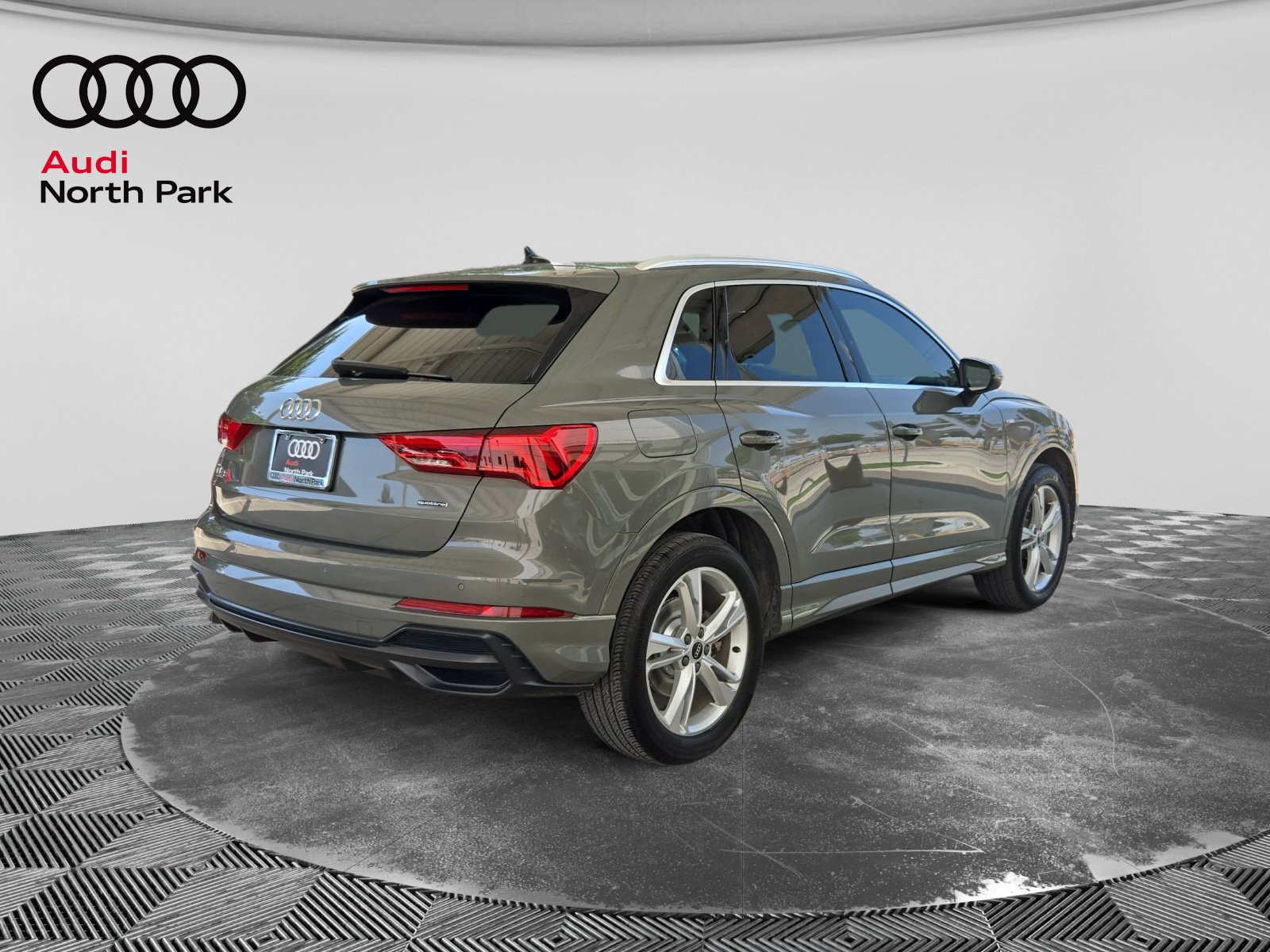 Certified 2022 Audi Q3 2.0T Premium Plus AWD/4WD image 5