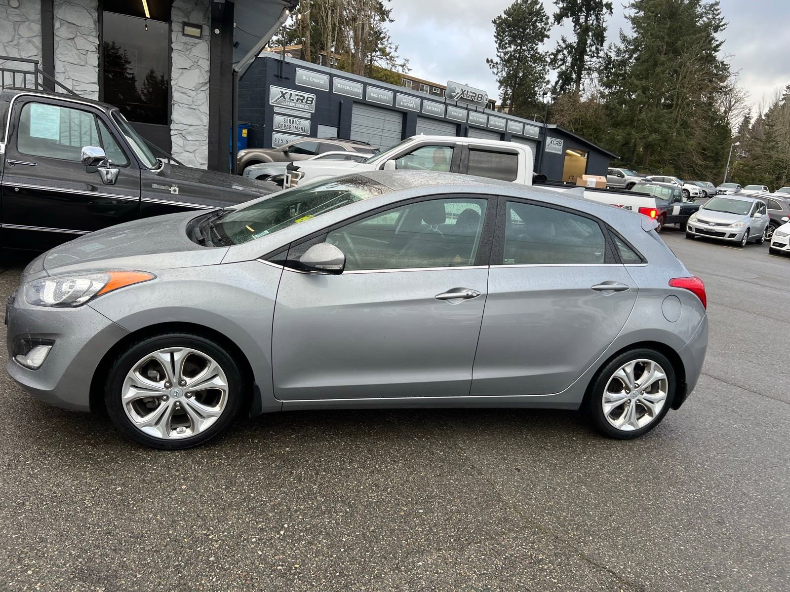 Used 2014 Hyundai Elantra GT w/ Option Group 02 image 2