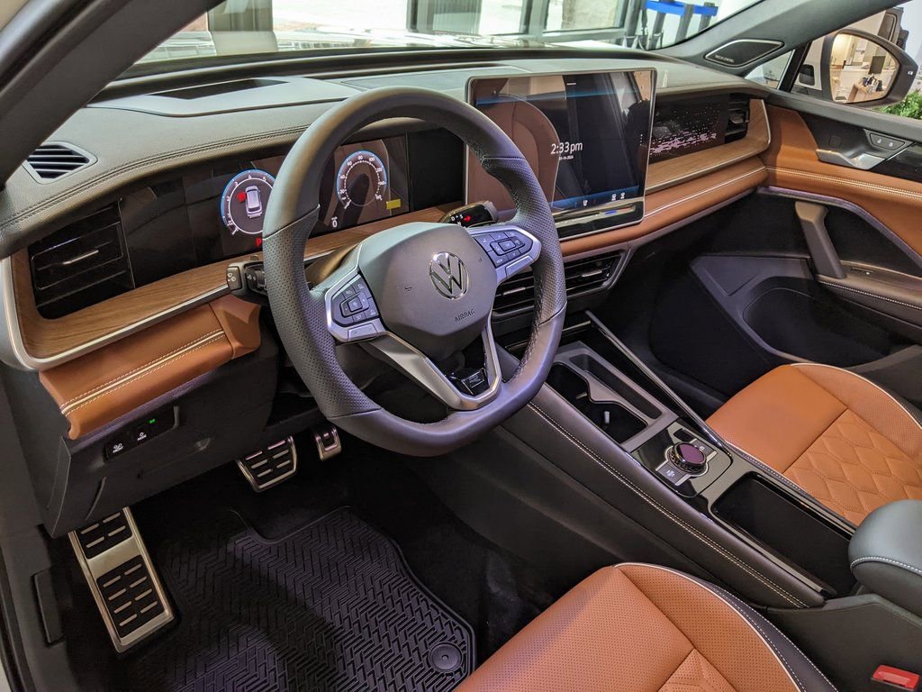 New 2026 Volkswagen Tiguan SEL R-Line image 8