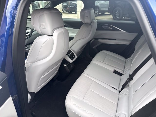 Certified 2024 Cadillac Lyriq Luxury AWD/4WD image 20