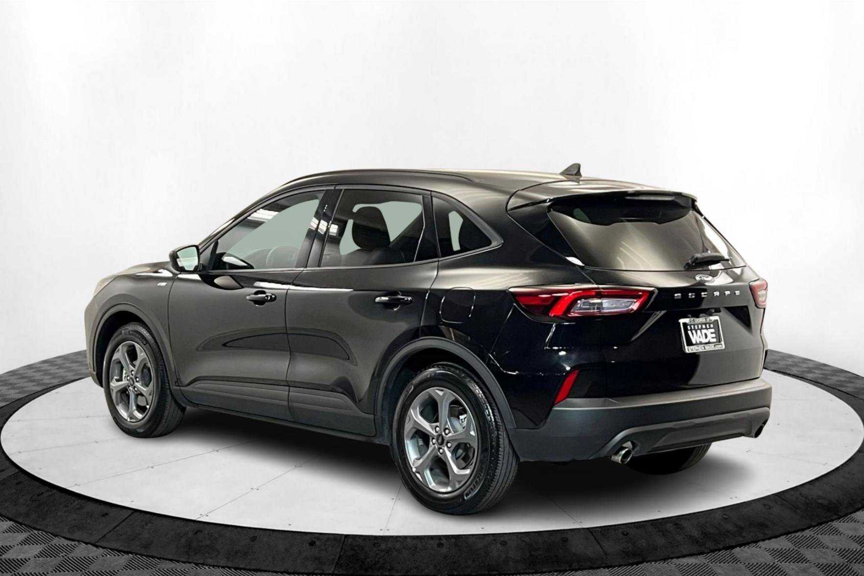 Used 2025 Ford Escape ST-Line image 3