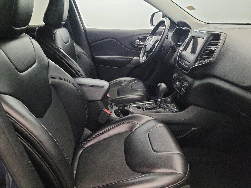 Used 2019 Jeep Cherokee Latitude Plus w/ Comfort/Convenience Group image 21