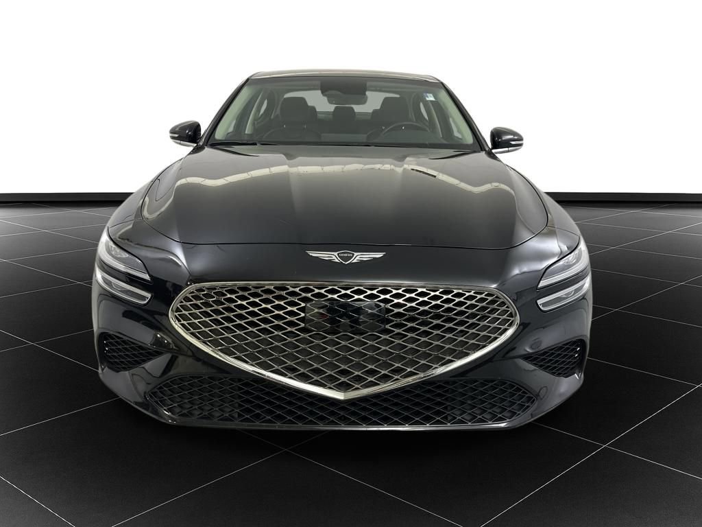 Used 2025 Genesis G70 2.5T image 8