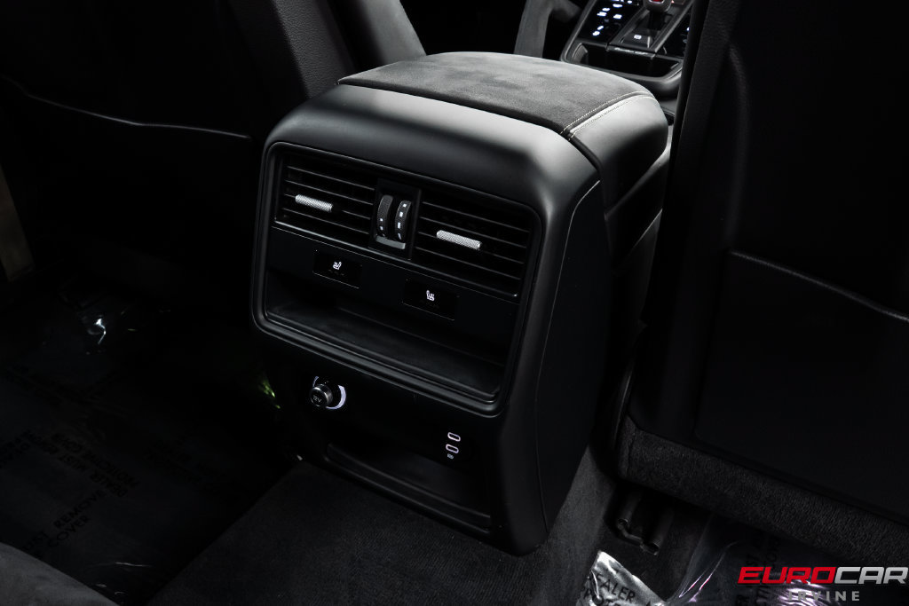 Used 2022 Porsche Cayenne Turbo GT AWD/4WD image 48