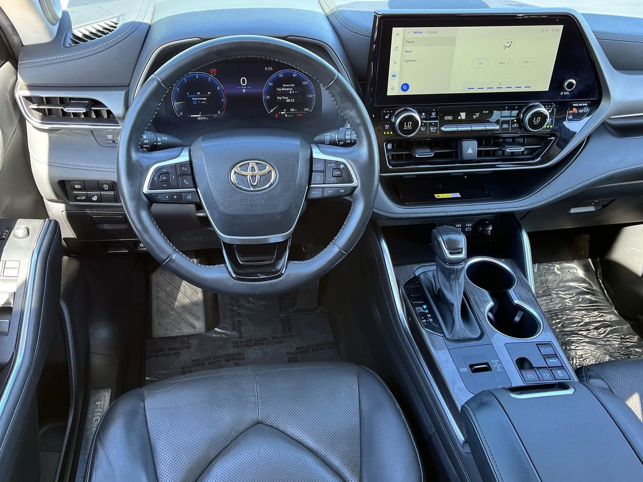 Used 2023 Toyota Highlander Limited FWD image 10